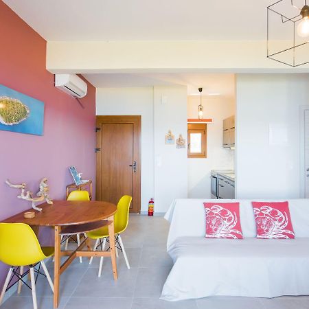 Nereus & Oceanus Beachfront Apartments, Lagonisi Beach #Feelslikehome Ormos Panagias Zewnętrze zdjęcie